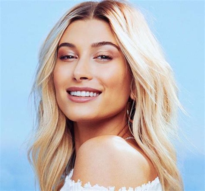 Hailey Baldwin Bio (Wiki) 