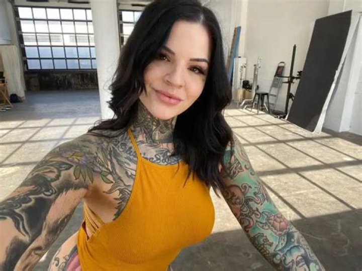 Heidi Lavon - Age, Family, Bio