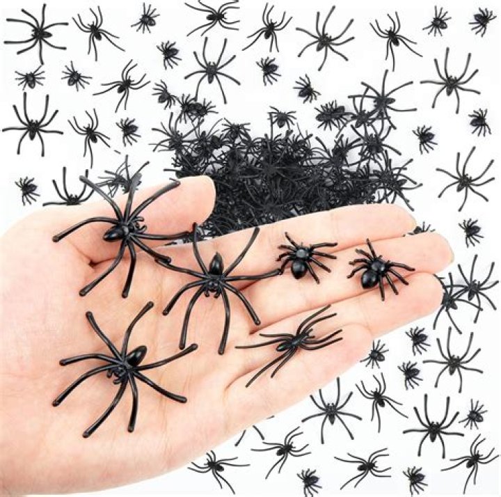 How do you make fake spiders?