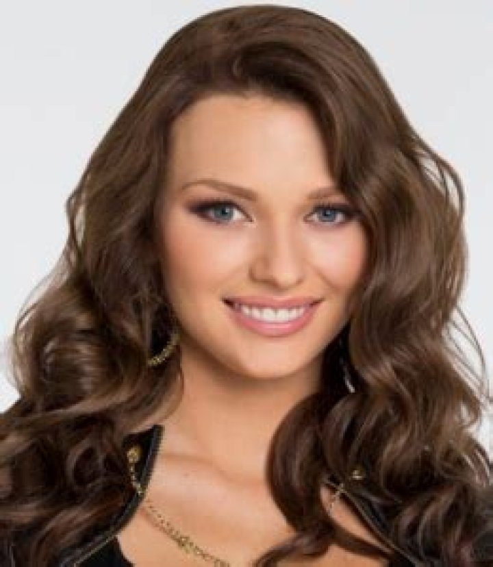 Irina Baeva Bio (Wiki) 