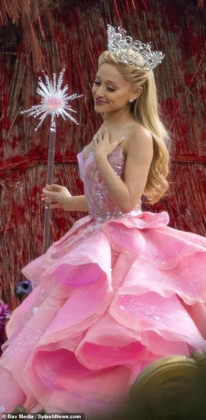 Is Glinda a witch or princess?