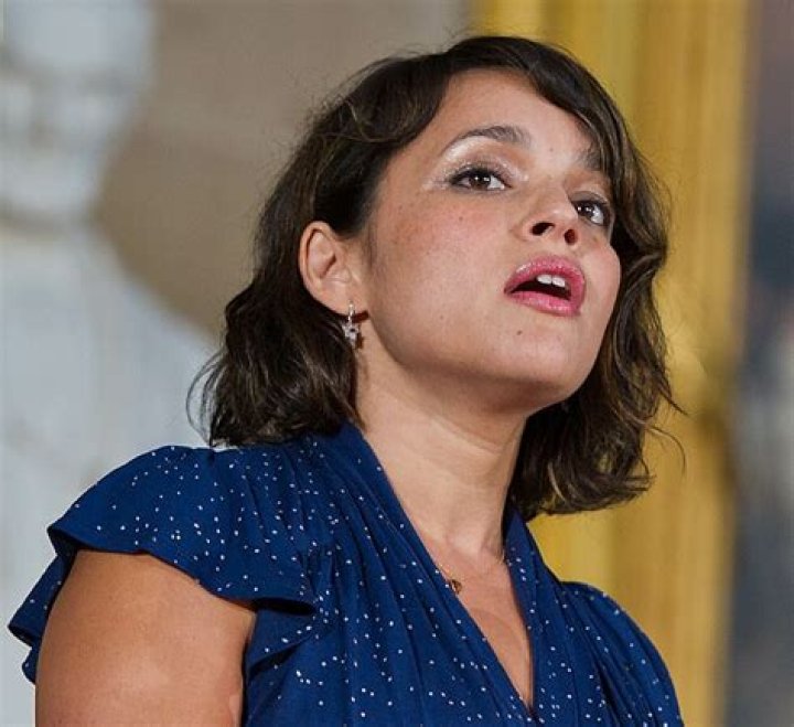 Is Norah Jones a lesbian?
