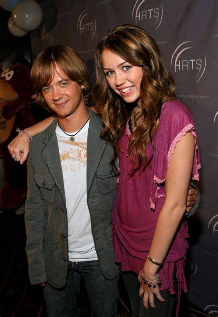 Jason Earles photo 2