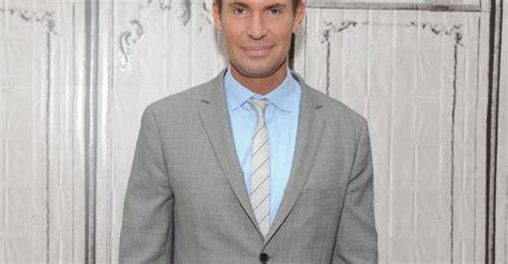	Jeff Lewis & his partner sued for making misogynistic comments about their surrogate	