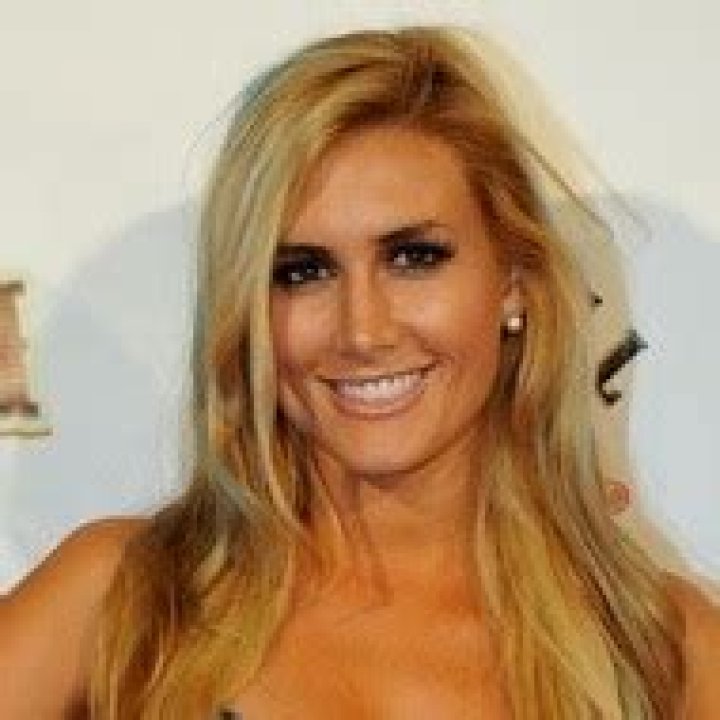 Jen Bunney - Age, Family, Bio