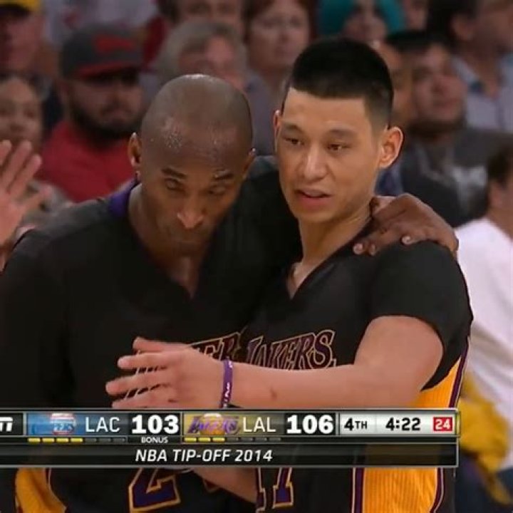 Jeremy Lin Is Showing Off His Luxurious Car With His Friend