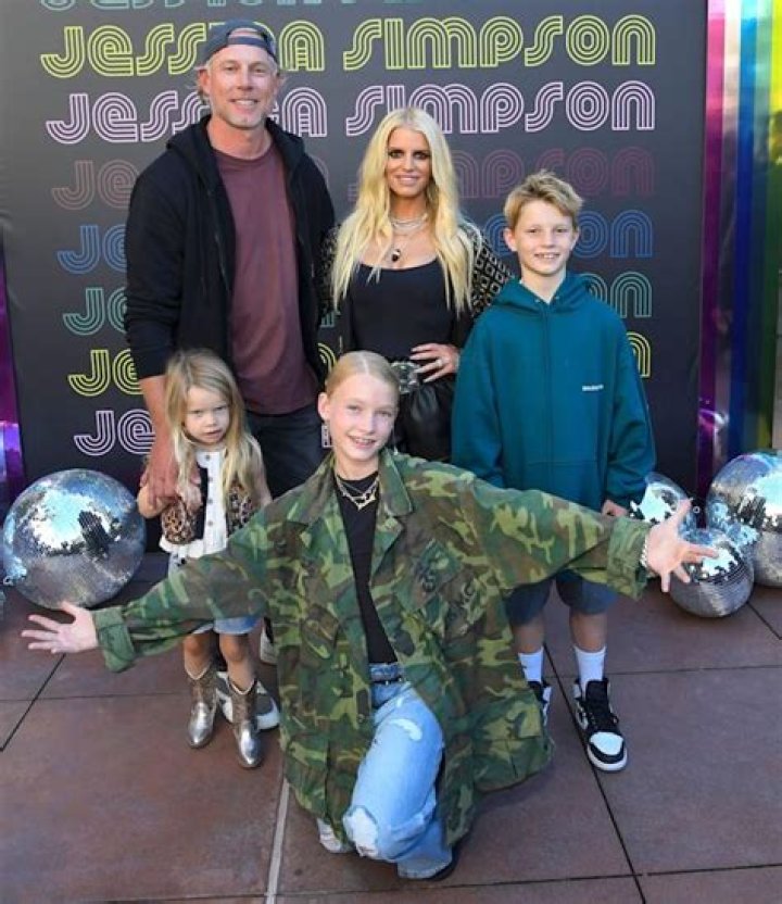 Jessica Simpson Gives Birth | Celebuzz