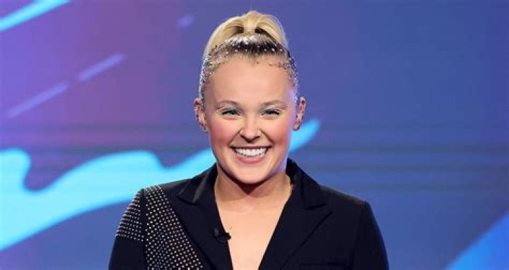 JoJo Siwa Now - Hosts