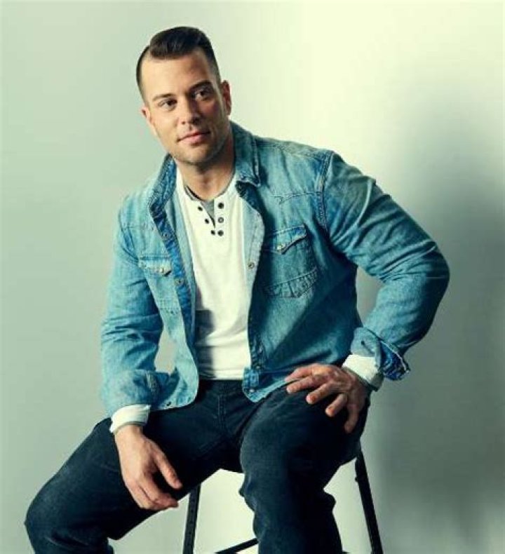 Jonny Diaz - Age, Family, Bio