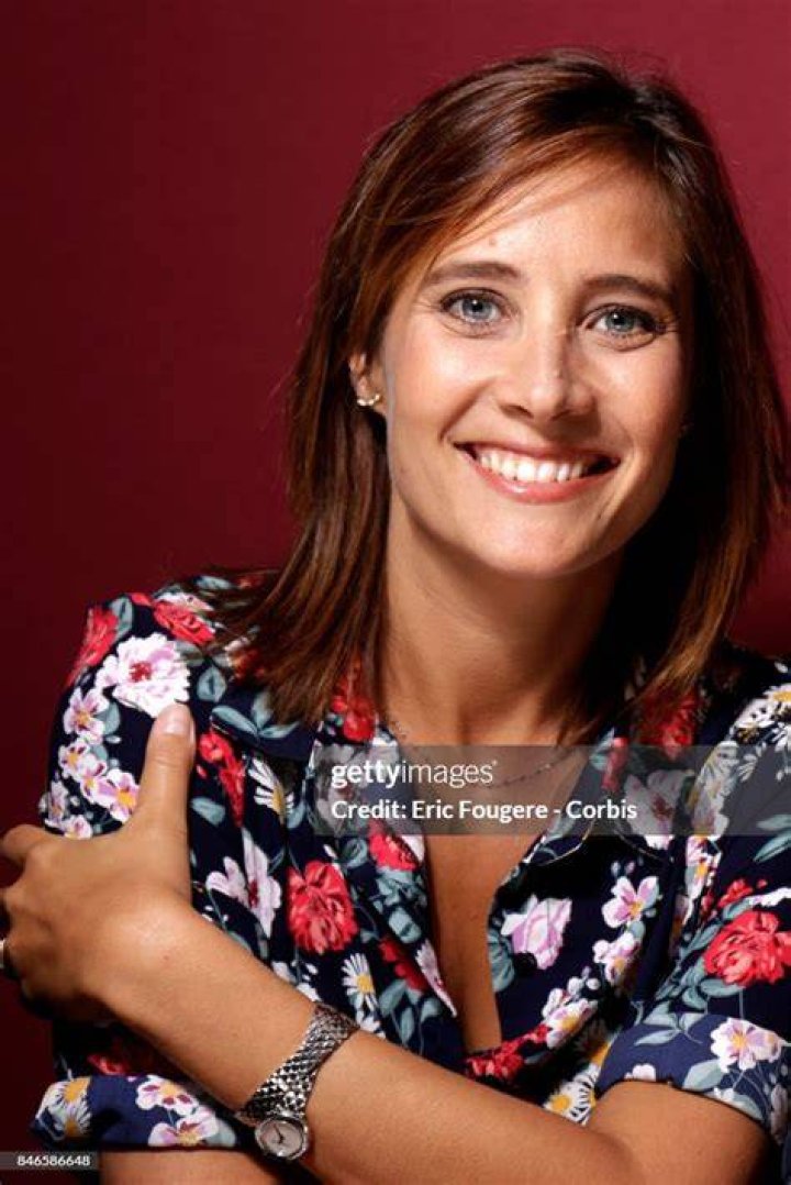 Julie de Bona photo 3