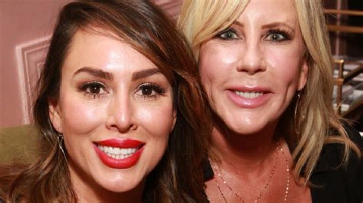 Kelly Dodd Portrait photo smiling. Kelly Dodd Net Worth $10 million.