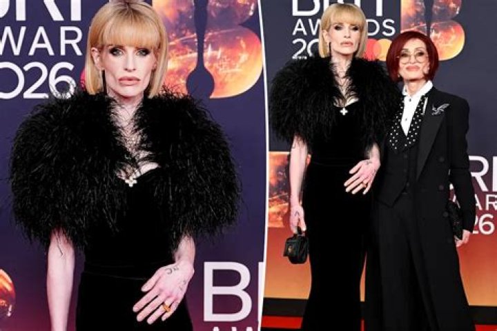 Kelly Osbourne photo 3