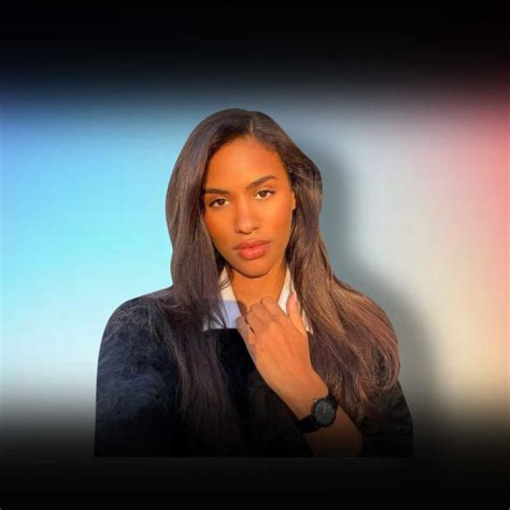 Kendra James - Age, Family, Bio