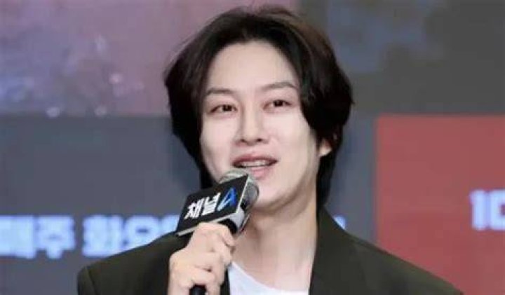 Kim Hee-chul - Age, Family, Bio