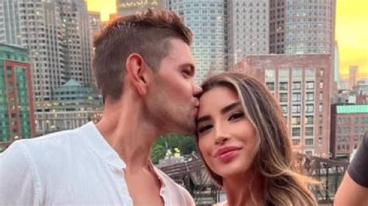 Love Is Blind alum Kyle Abrams is engaged to girlfriend Tania Deleanos after less than a year of dating Kyle Abrams surprised Tania with her family during the romantic proposal