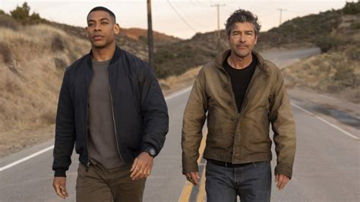 Kyle Chandler photo 2