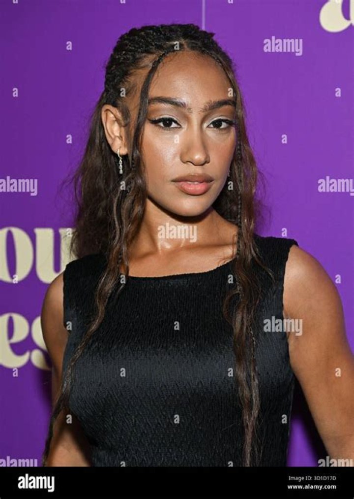 Lexi Underwood photo 3