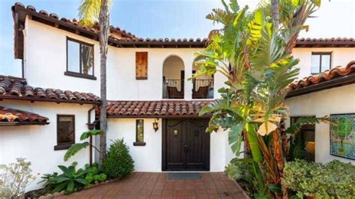 Lindsay Lohans House in Beverly Hills