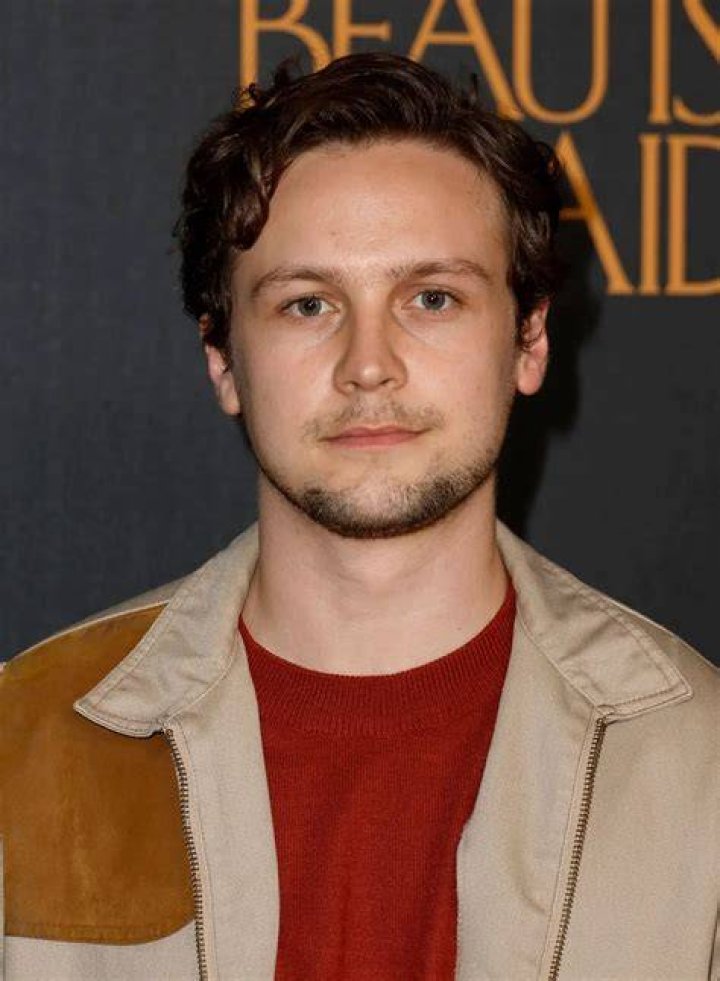 Logan Miller Bio (Wiki) 