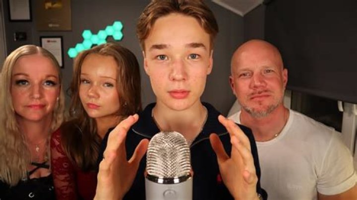 Lowe ASMR - Trivia, Family, Bio