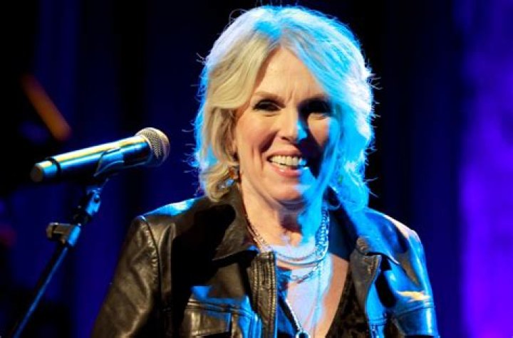 Lucinda Williams Bio (Wiki) 