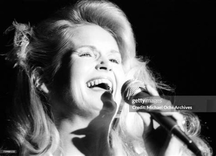 Lynn Anderson photo 3