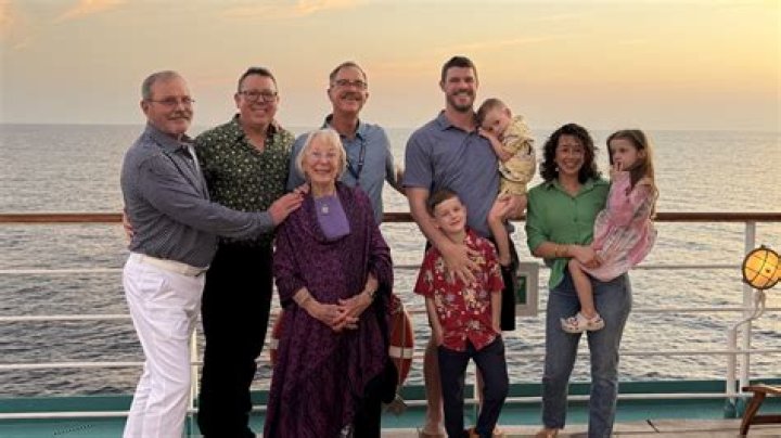 Mac Powell - Age, Family, Bio