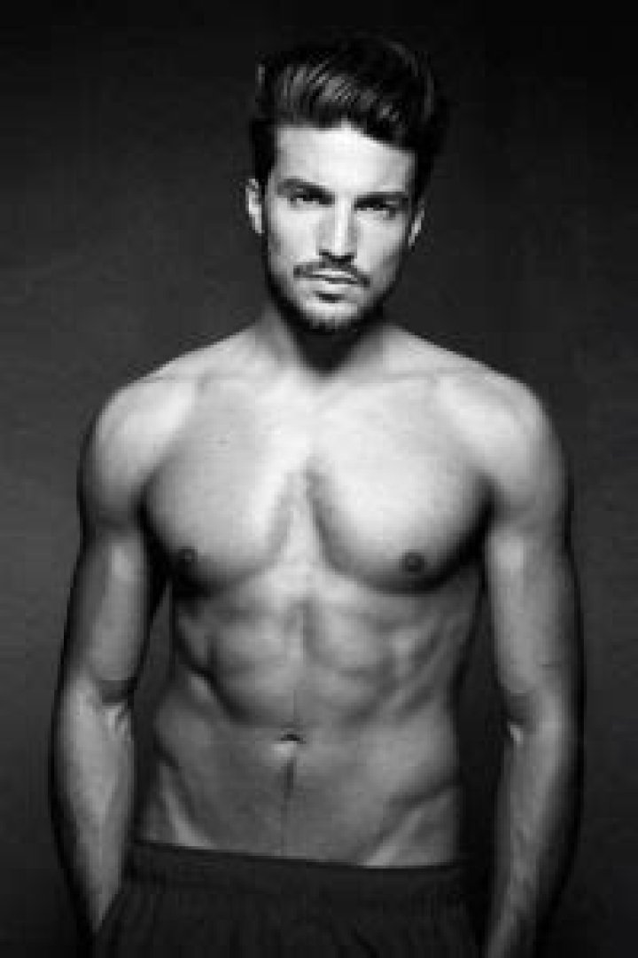 Mariano Di Vaio Height - CelebsHeight.org