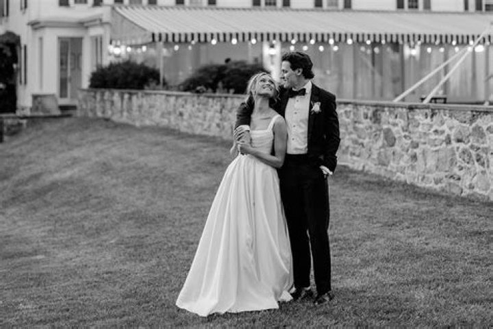  Mark Mardell&nbsp;is married to his wife, Joanne Veale.Know more about his married, children, wedding, nuptial relationship and other marital details