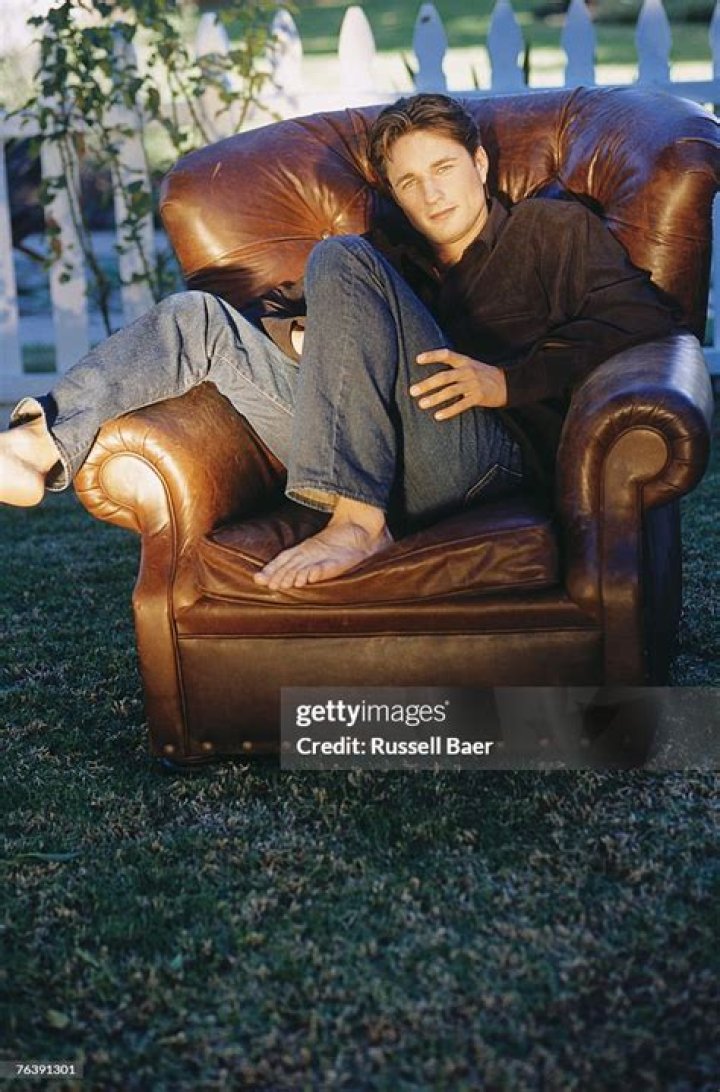 Martin Henderson photo