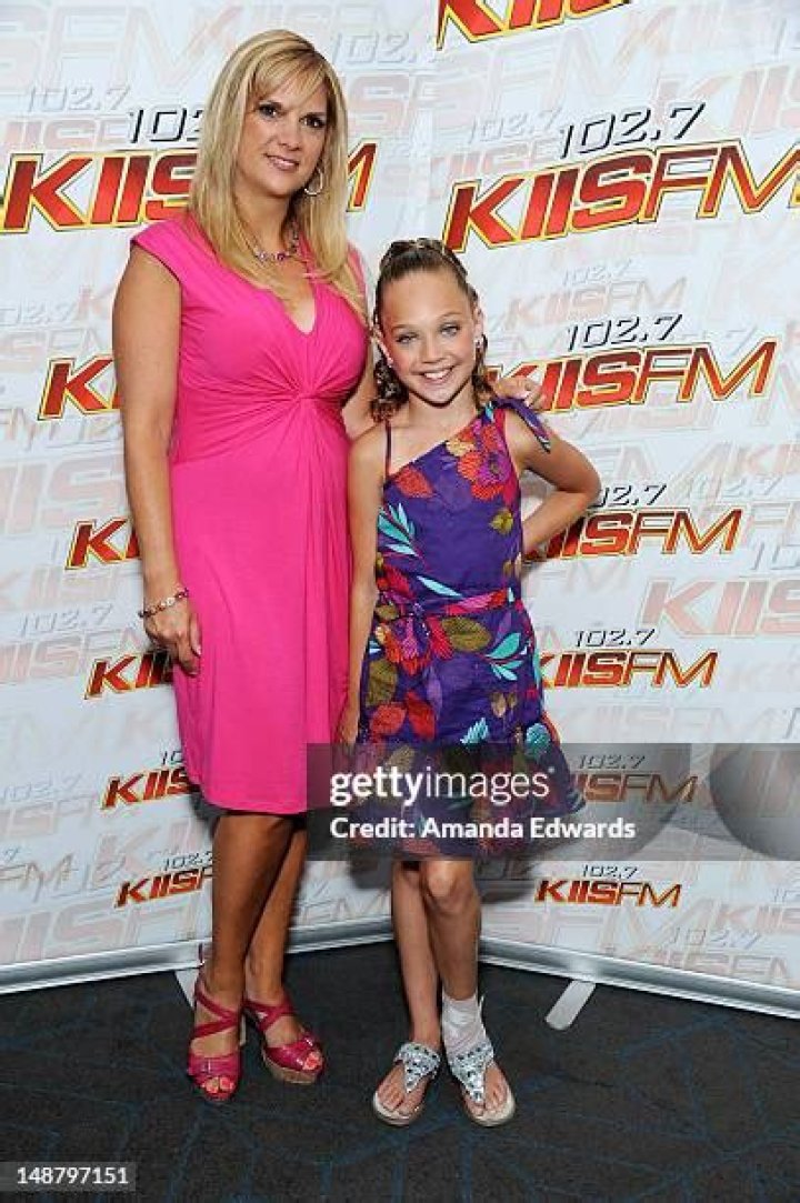 Melissa Gisoni with her children on a vacation. Melissa Gisoni Bio, Wiki, Personal life, Husband, Children & Net Worth