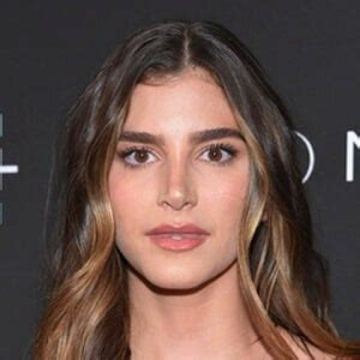 Mia Challis Bio (Wiki) 