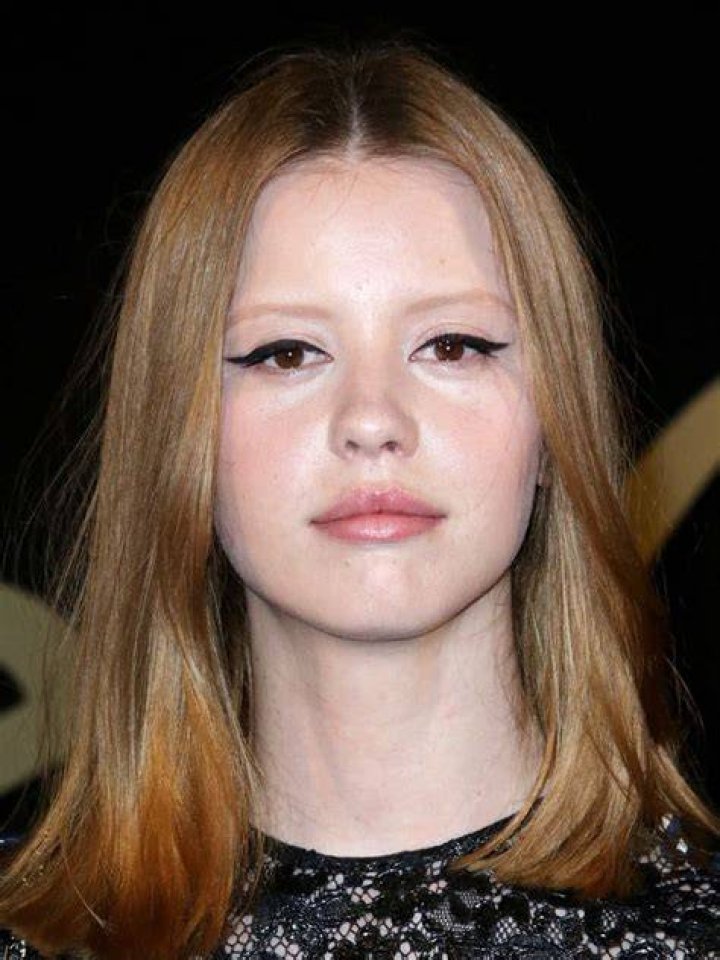 Mia Goth photo 2