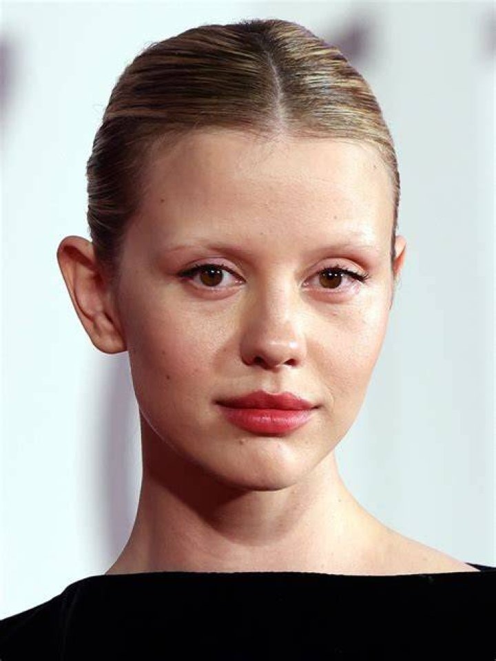 Mia Goth photo