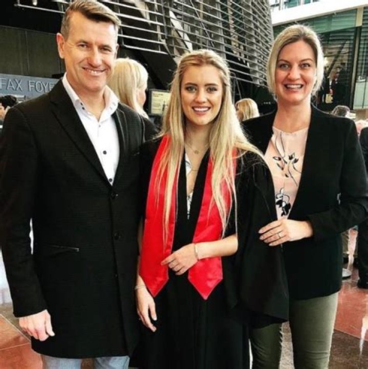 Mia Healey - Age, Family, Bio