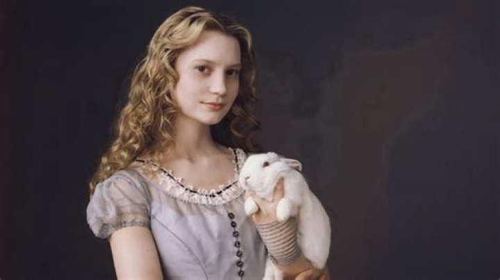 Mia Wasikowska photo 2