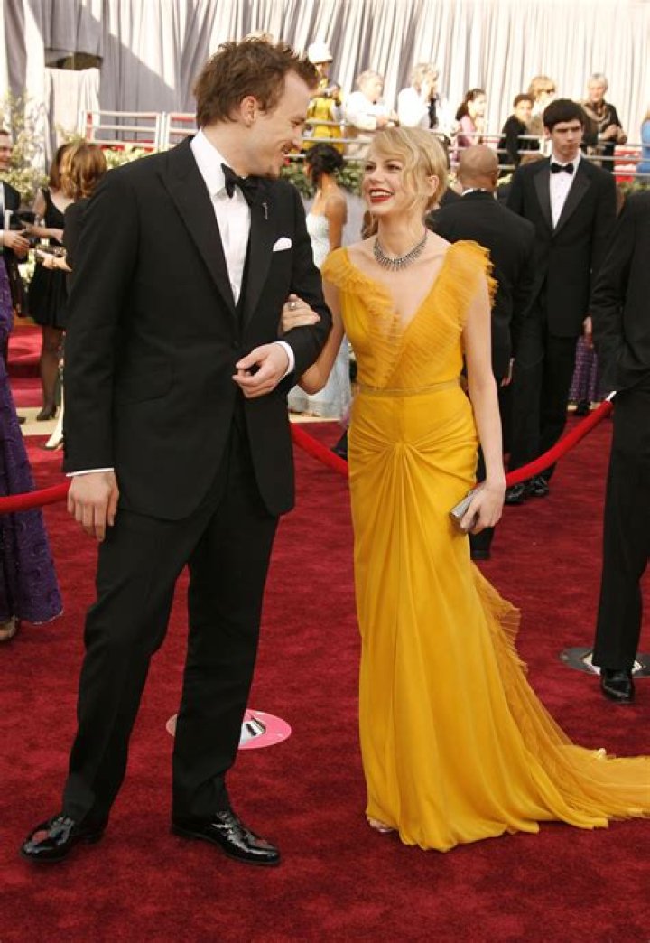 Michelle Williams at Oscar 2006 (Source: Harper's Bazaar)