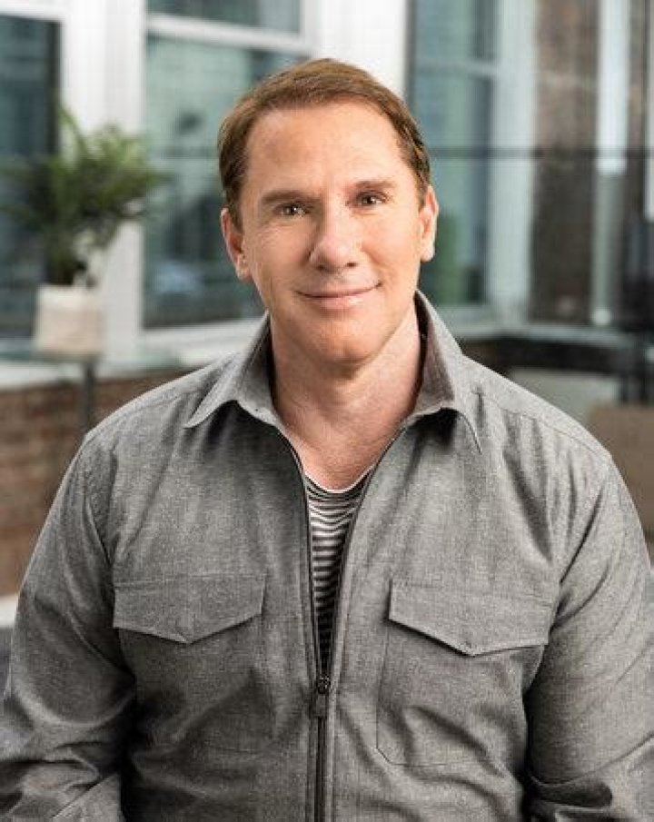 Nicholas Sparks Bio (Wiki) 