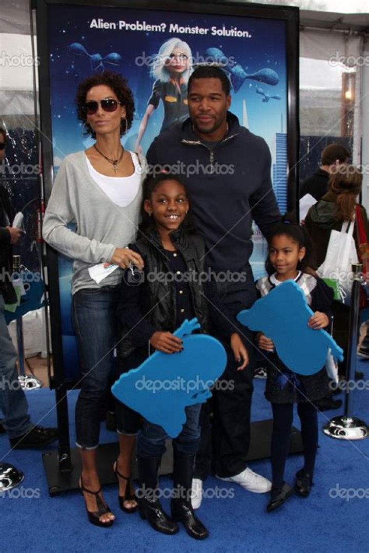 Nicole Murphy arriving at the Malibu Chili Cook-Off
