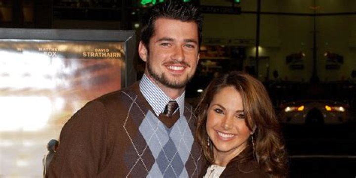 Niki Schwartz-Wright happily married to Will Greenberg! Know about her net worth, social media, biography