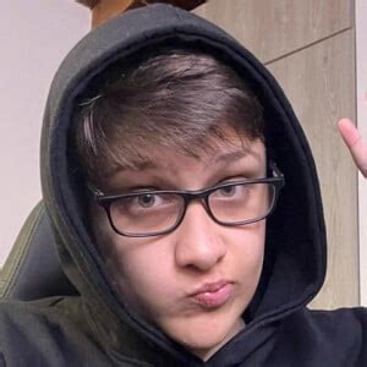 Pablots - Age, Family, Bio