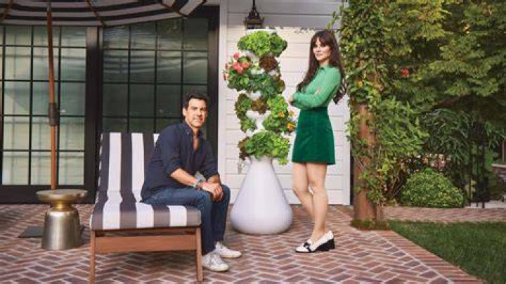 Pechenik and Deschanel with his ex-wife Zooey Deschanel. 