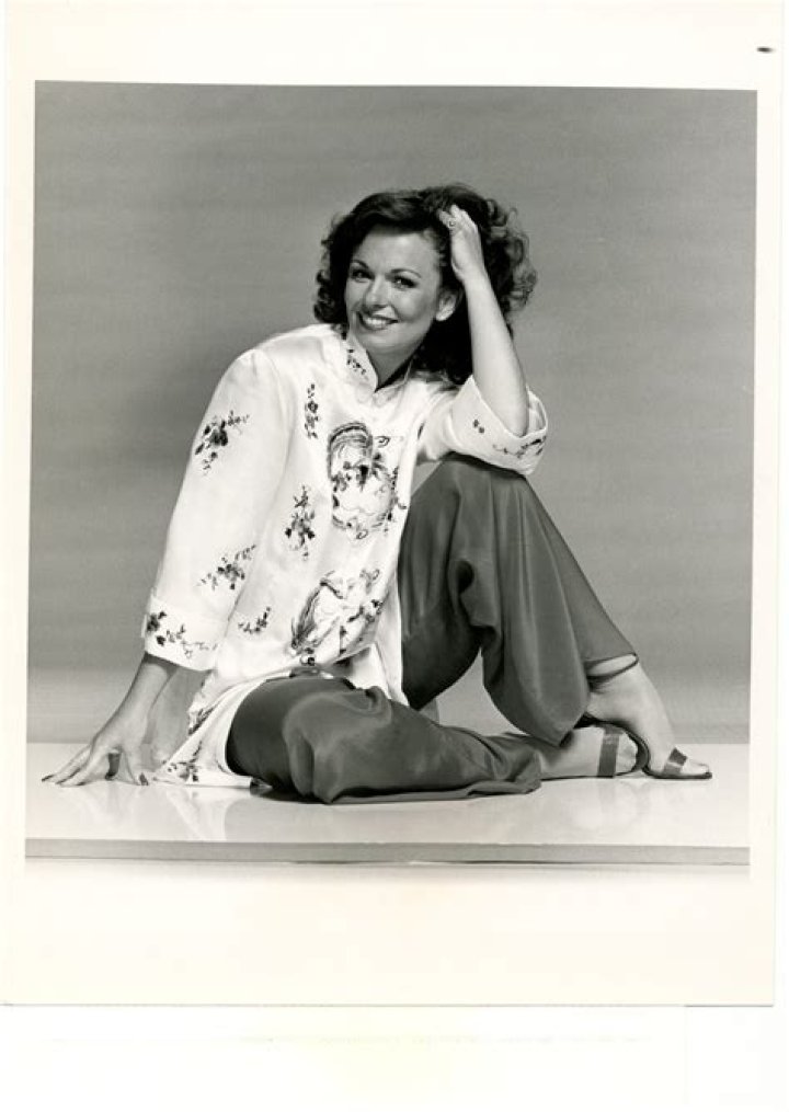Phyllis George photo 3