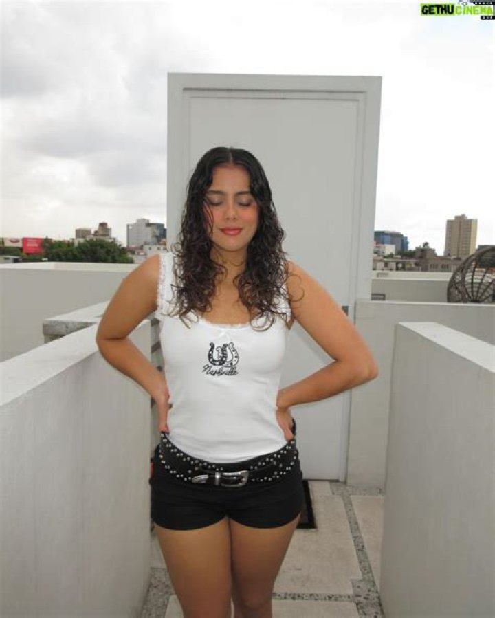 Renata Vaca Bio (Wiki) 