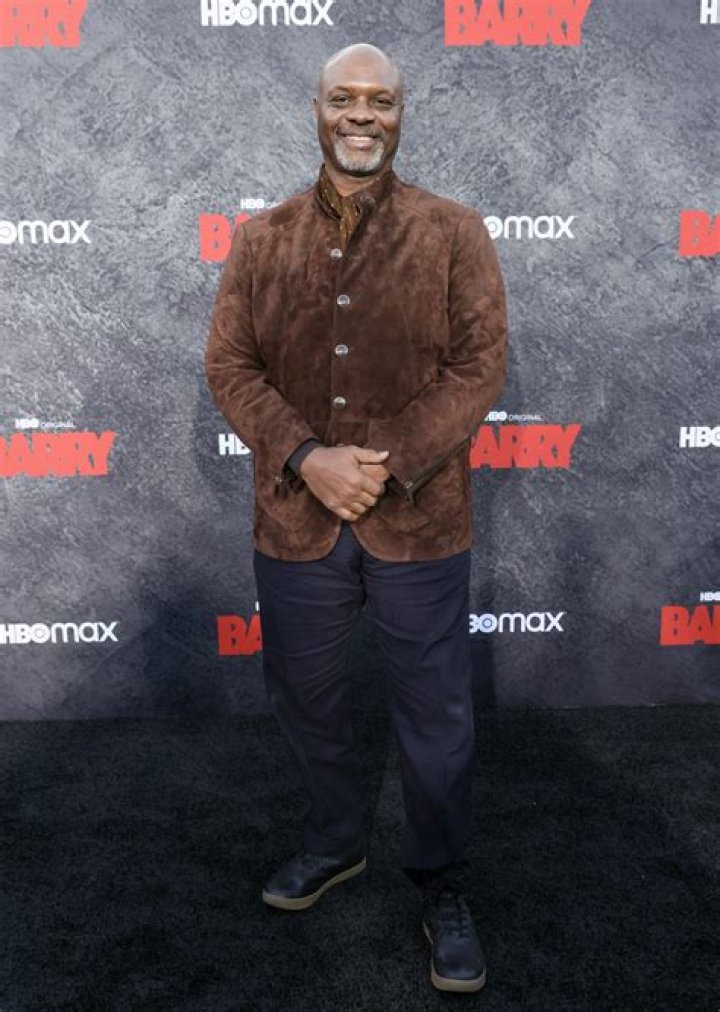 Robert Wisdom photo
