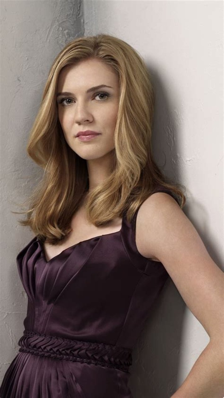 Sara Canning photo 2