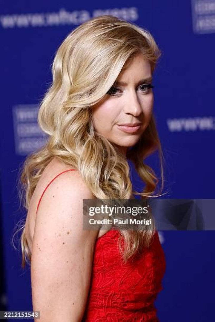 Sara Eisen photo 3