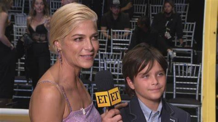 Selma Blair and her show horse Mr Nibbles winning a blue ribbon