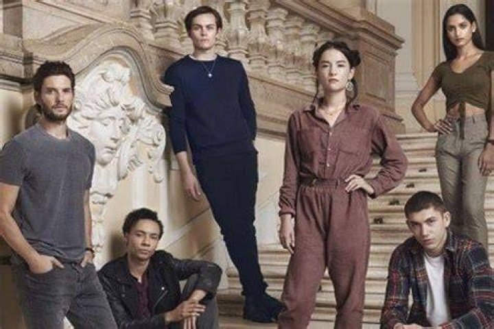 Shadow and Bone - Cast, Ages, Trivia
