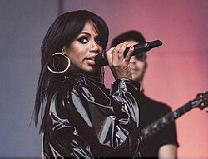 Shaznay Lewis Bio (Wiki) 